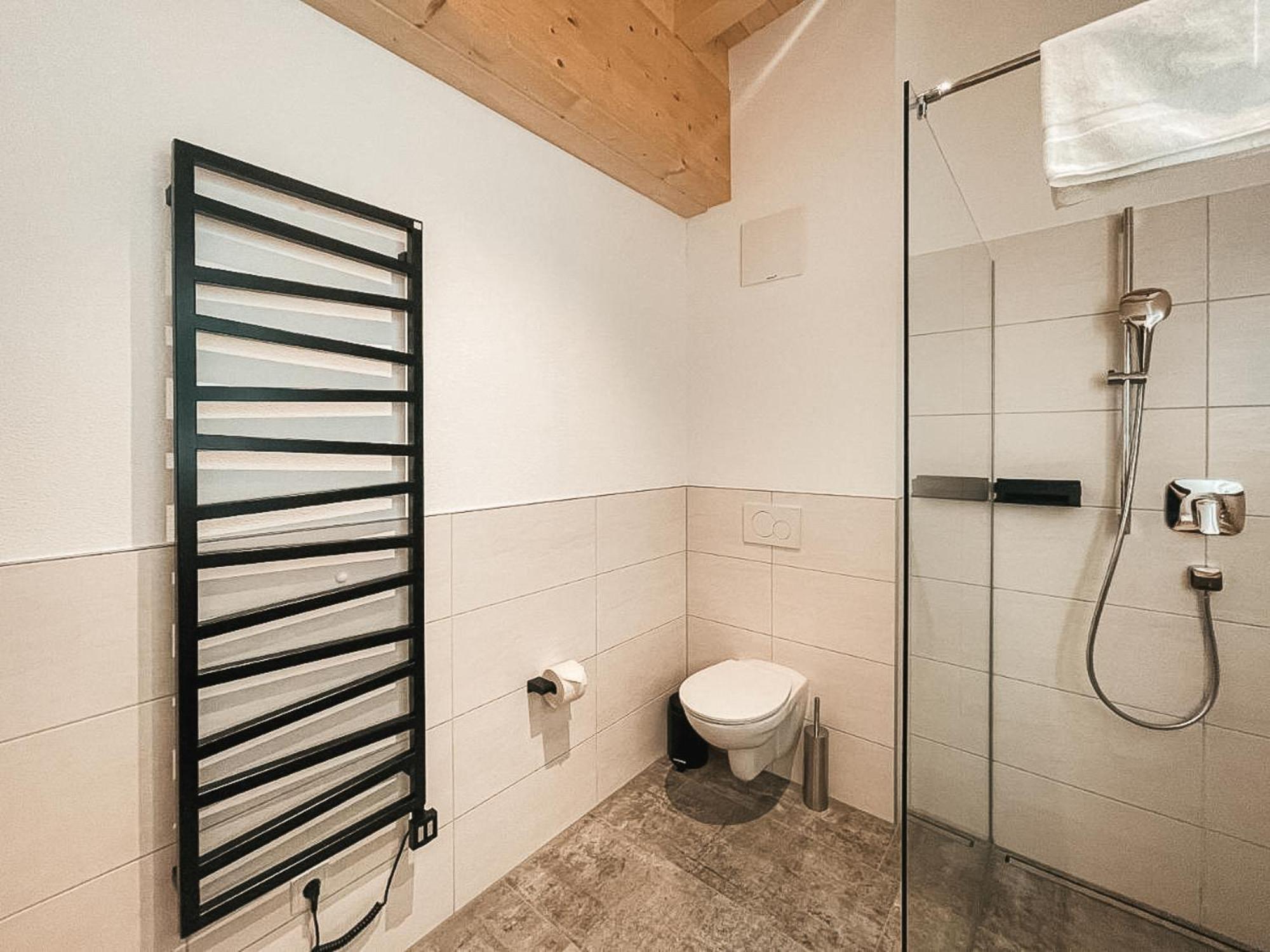 Zillerheart - Balcony Und Car Park By Alpenluxus Appartements Fuegen Exterior photo