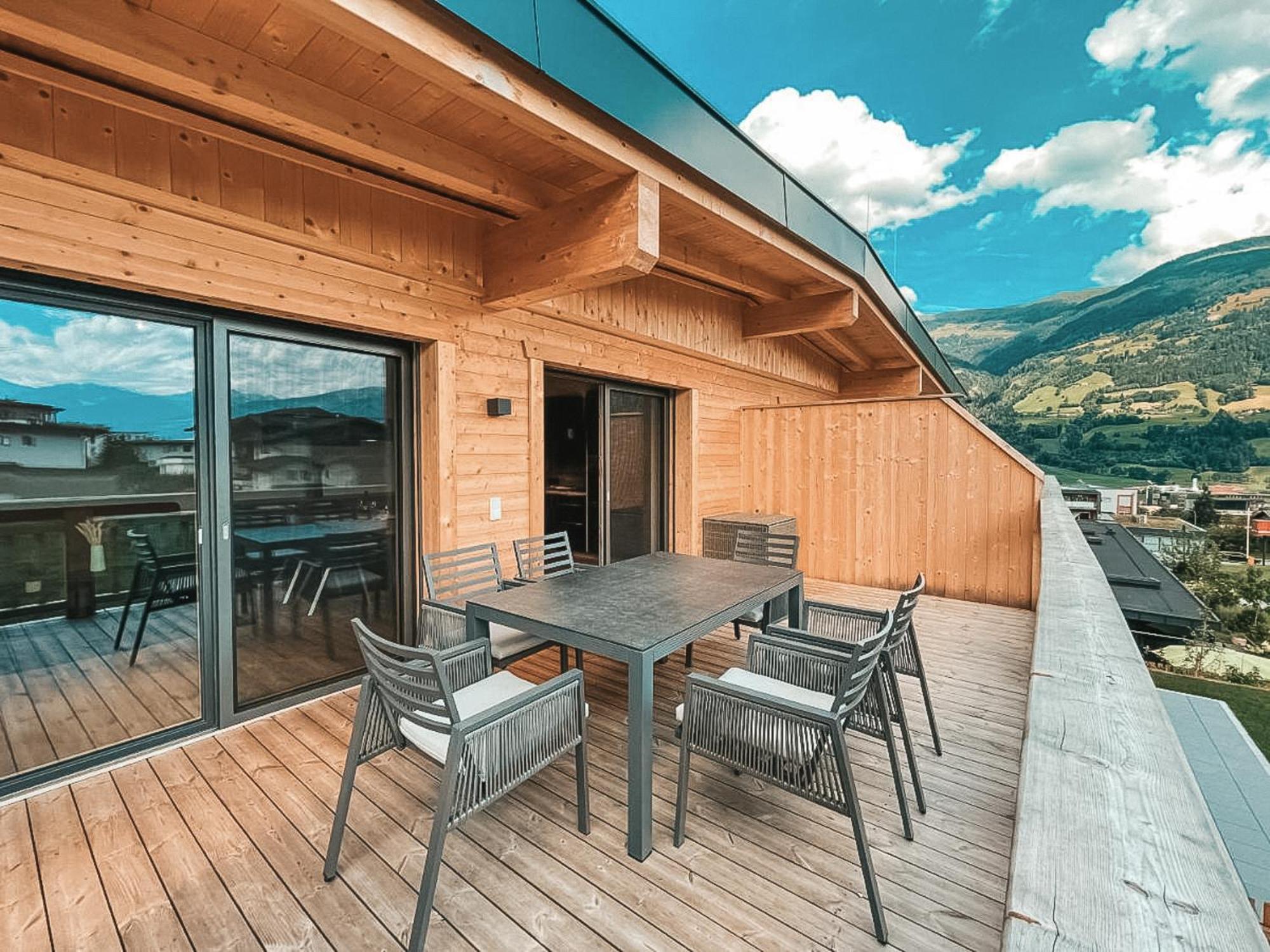Zillerheart - Balcony Und Car Park By Alpenluxus Appartements Fuegen Exterior photo
